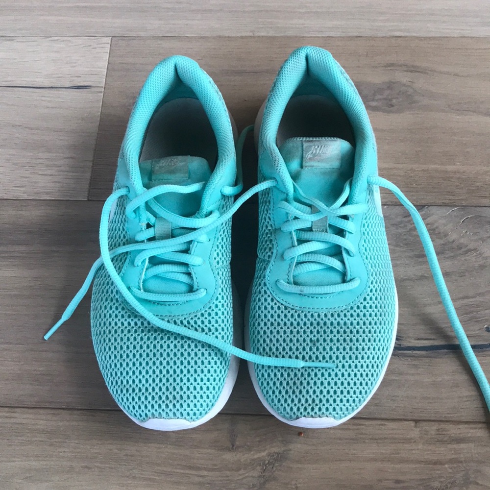 Kids Nike Sneakers 5.5Y